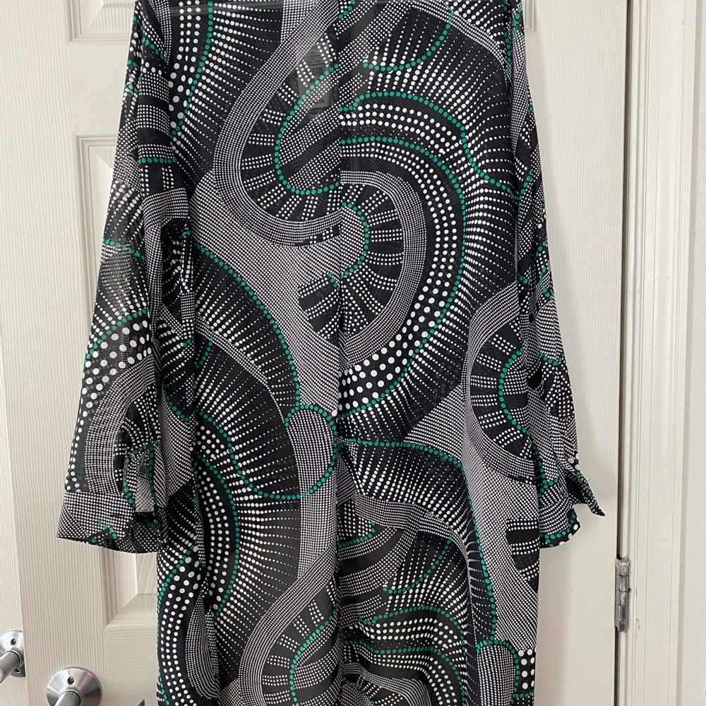 Woman's Ashley Stewart Top Size 14/16
